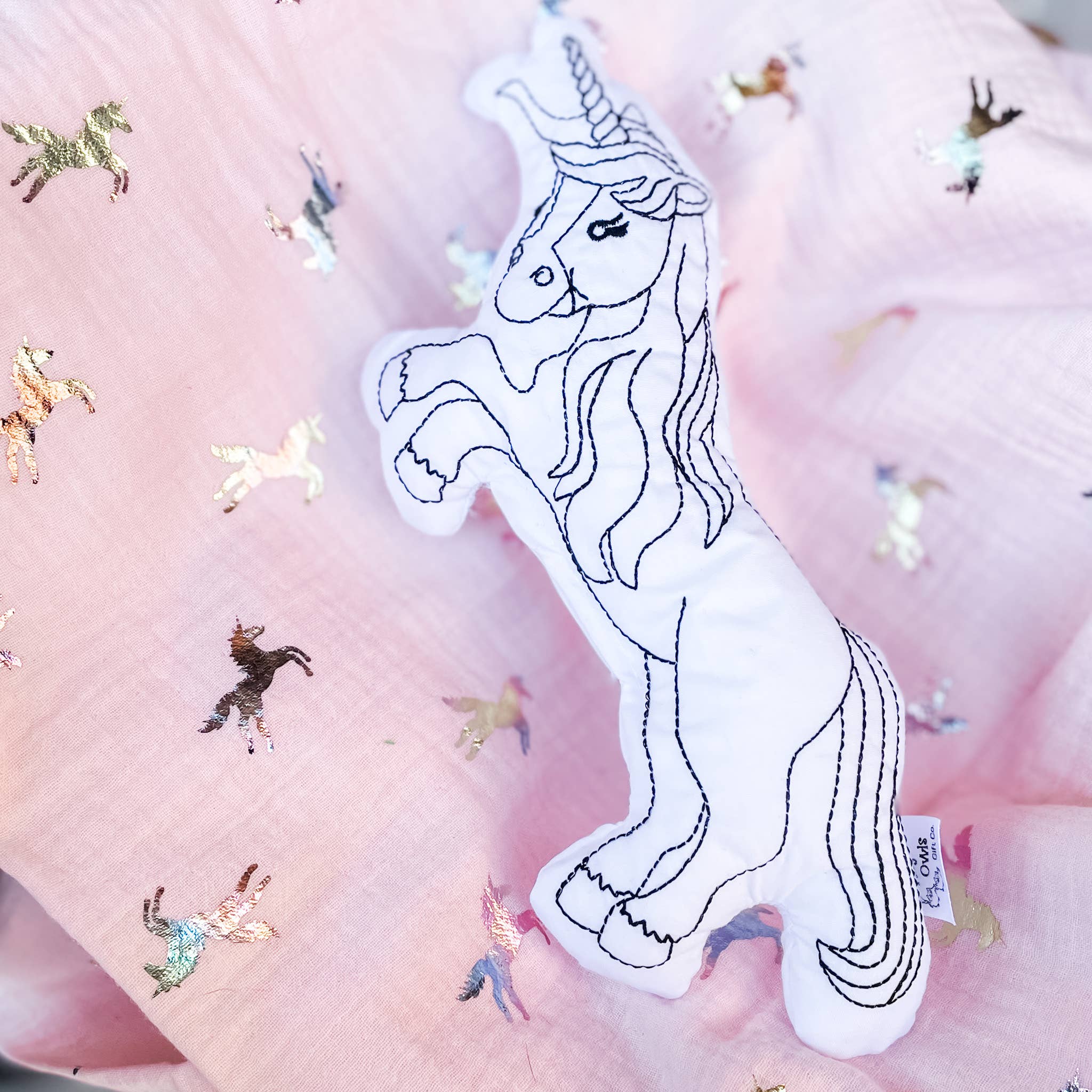 Doodle Pillow Art Kit: People and Animals